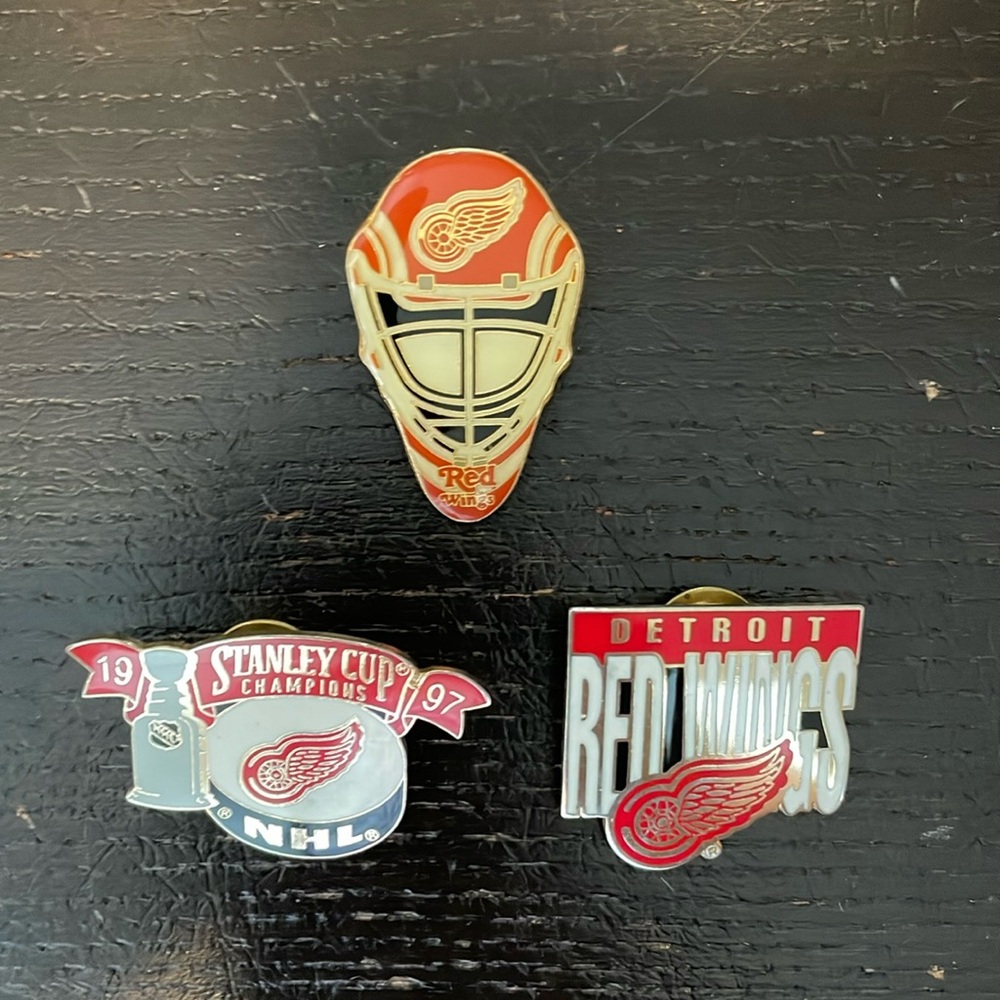 Set of 3 Red Wings pins, NHL, hockey accessories, red and white, Detroit